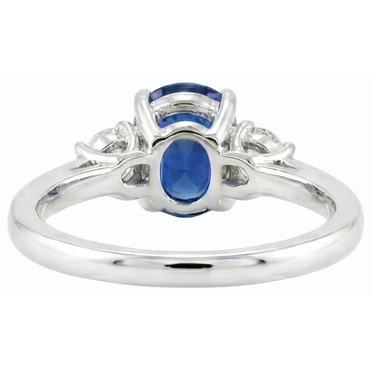 Bague trois pierres ovale saphir de Ceylan et diamant rond 2.50 carats