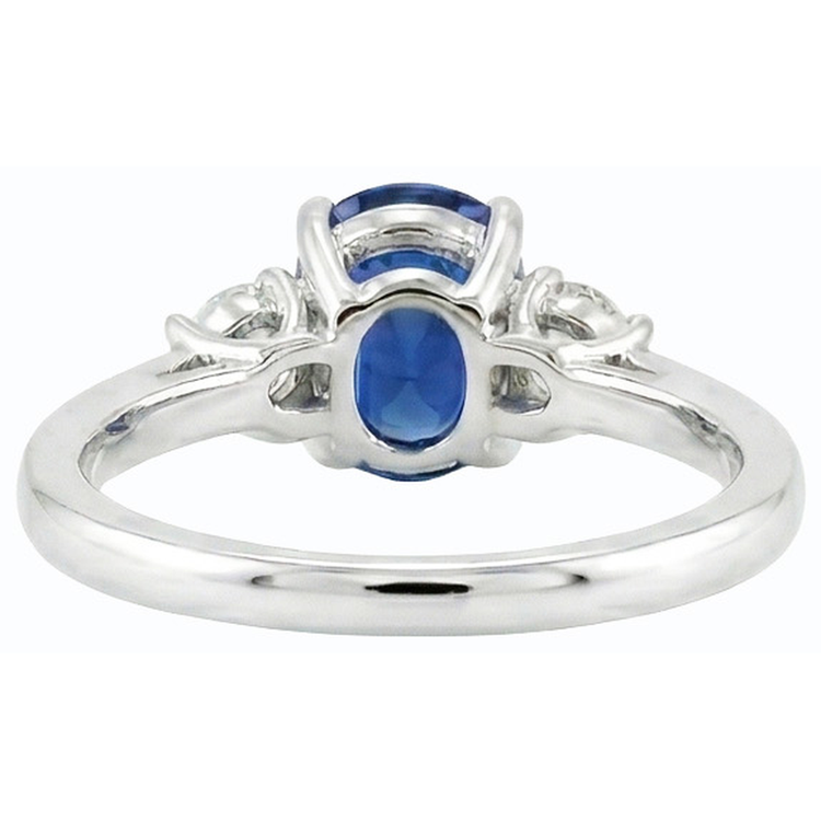 Bague trois pierres ovale saphir de Ceylan et diamant rond 2.50 carats