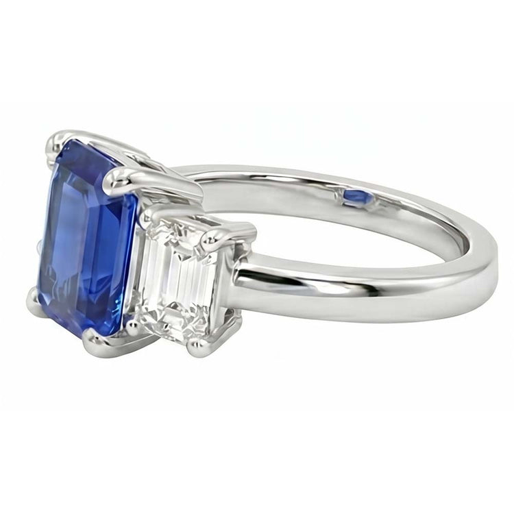Bague trois pierres saphir bleu émeraude et diamants 2.50 carats