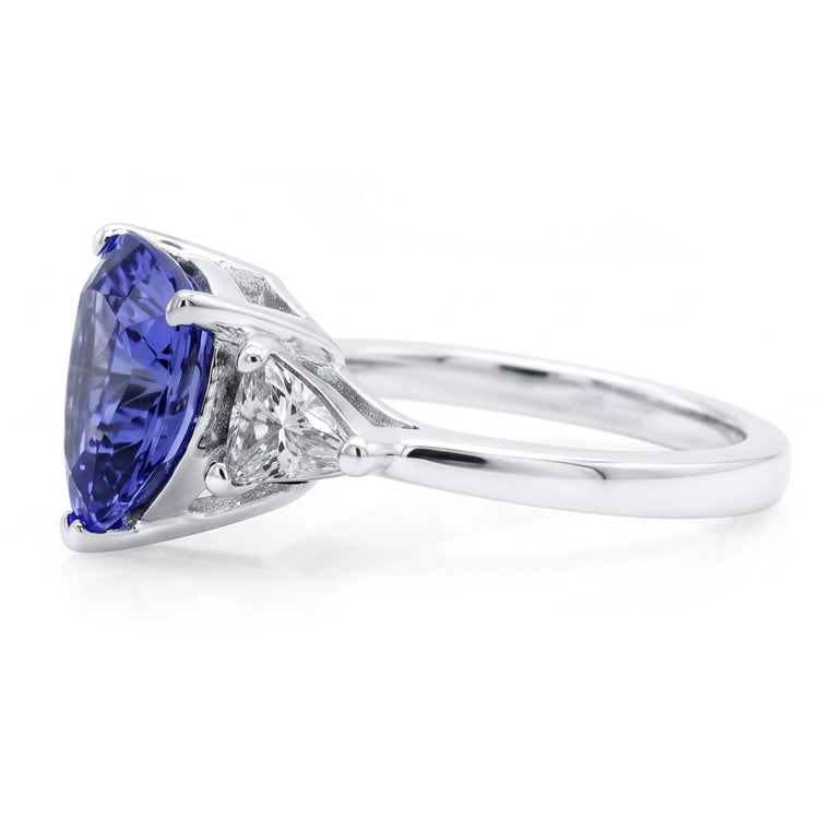 Bague trois pierres taille trilliant diamant bleu pierre précieuse 6.5 carats WG 14K