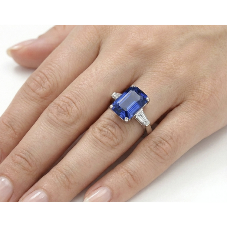 naturel baguette diamant 4.50carats bague sur blanc