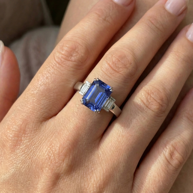 Bague 3 Pierres Saphir Bleu Emeraude 3 Carats Barrette Diamants Baguette