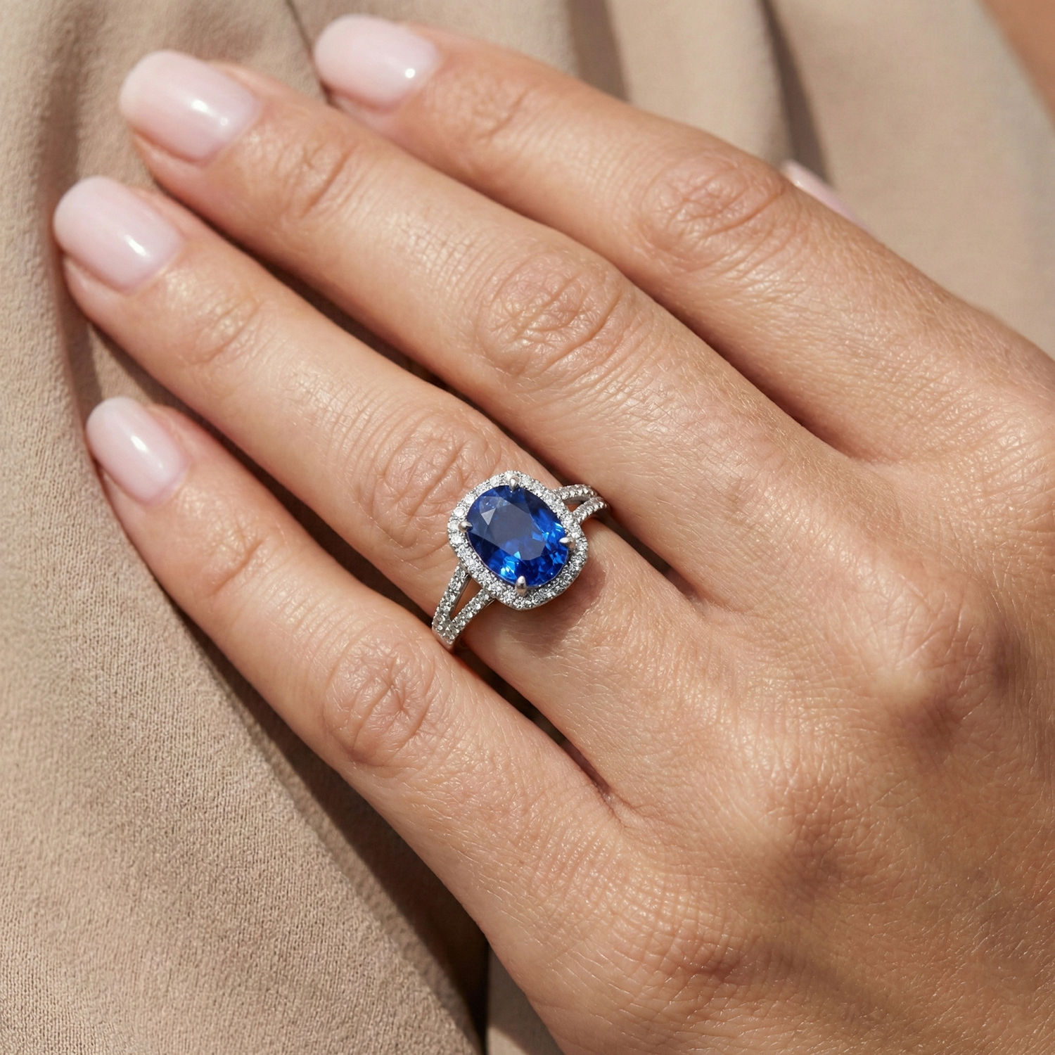 naturel oval diamant 3.25carats bague sur blanc
