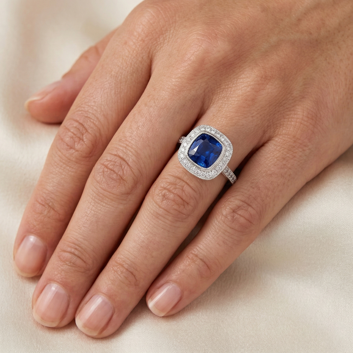 naturel cushion diamant 14carats bague sur blanc