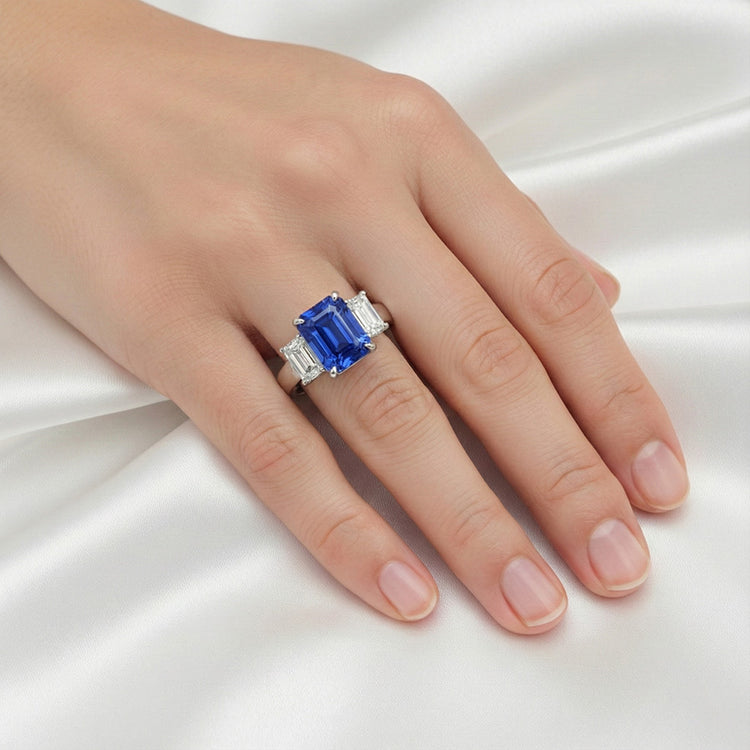 naturel radiant diamant 5carats bague sur blanc