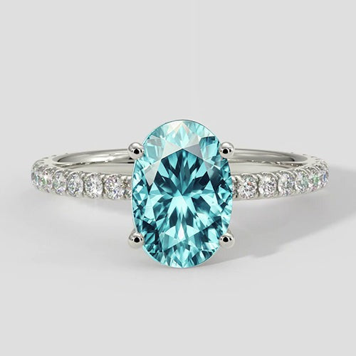 Bague Paraiba ovale bleue de 3,75 ct avec bande de diamants