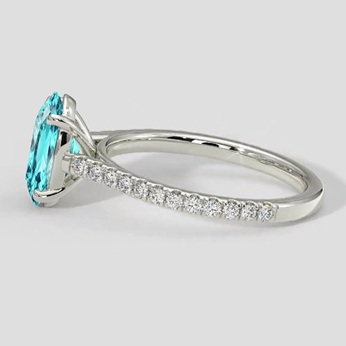 Bague Paraiba taille ovale avec accents latéraux