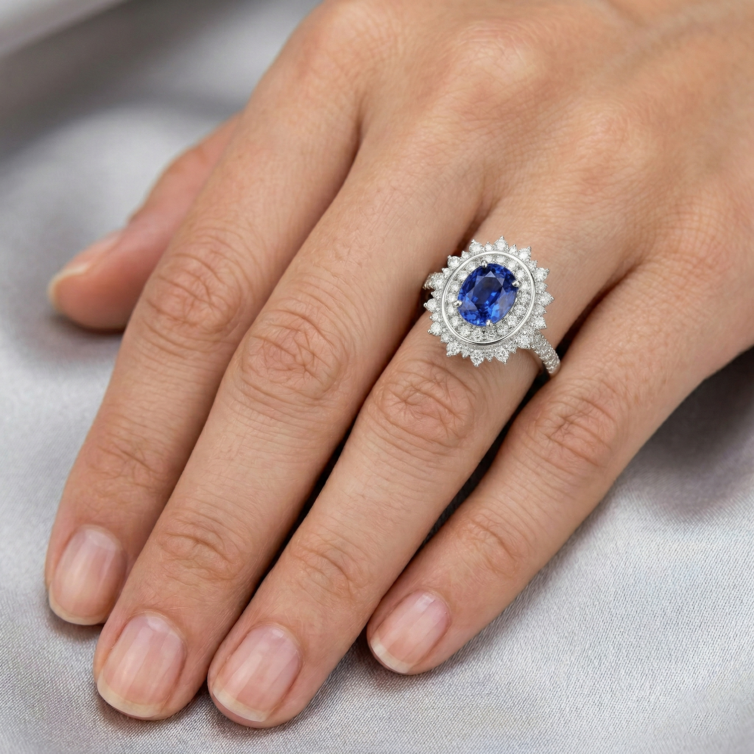 naturel oval saphir 4carats bague avec accents diamants