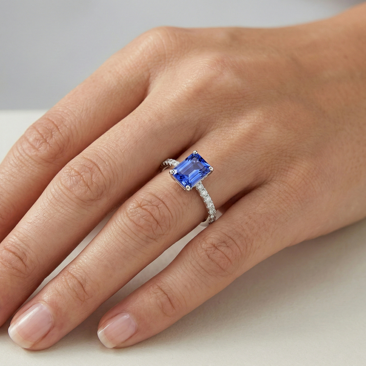 naturel round saphir 3carats bague sur blanc