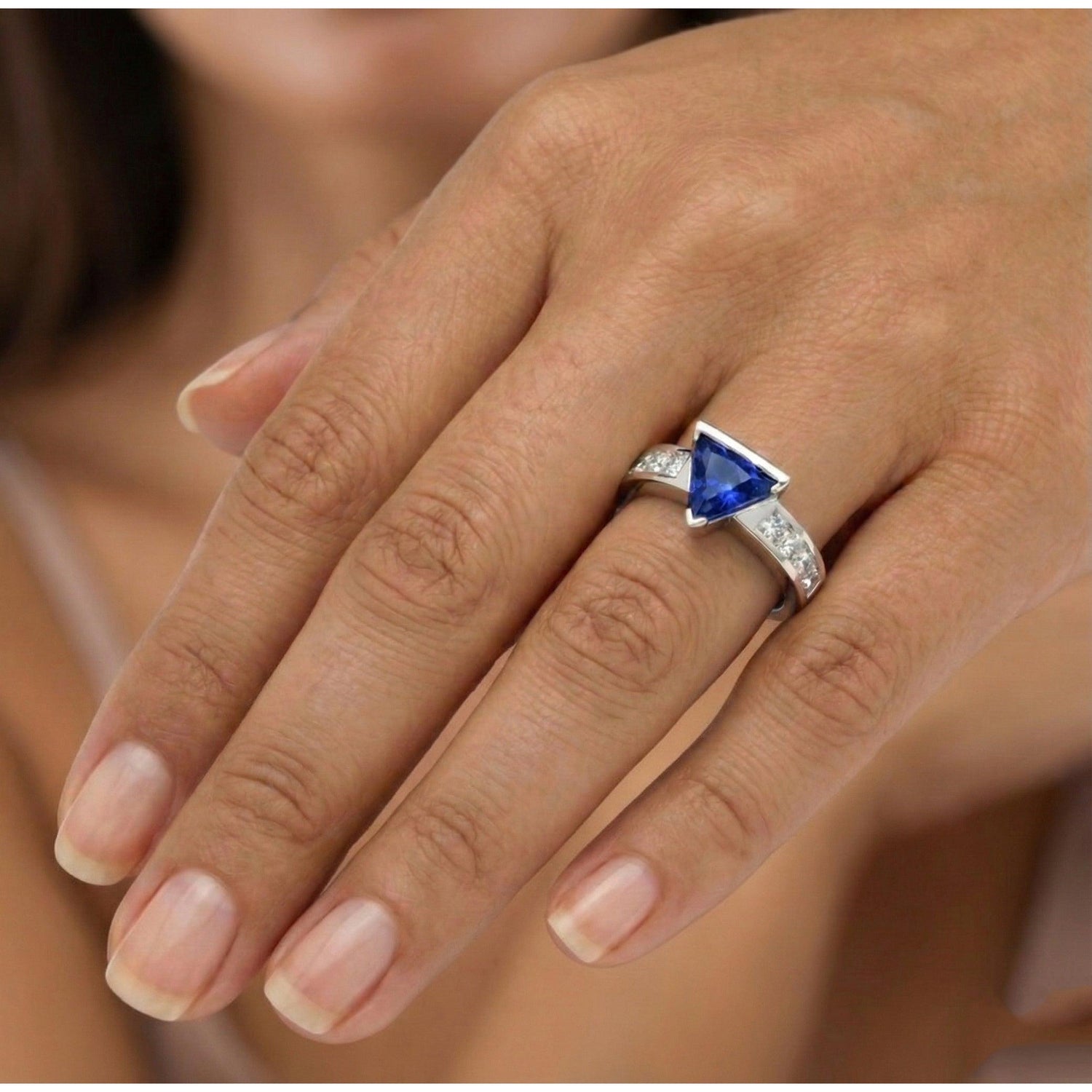 naturel princess saphir 1.25carats bague sur blanc