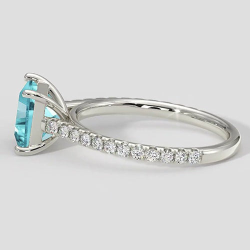 Bague coussin Paraiba avec pavé de diamants