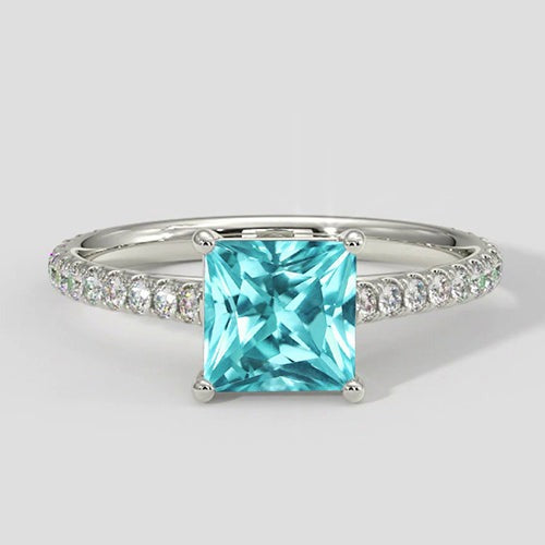 Bague coussin Paraiba avec pavé de diamants