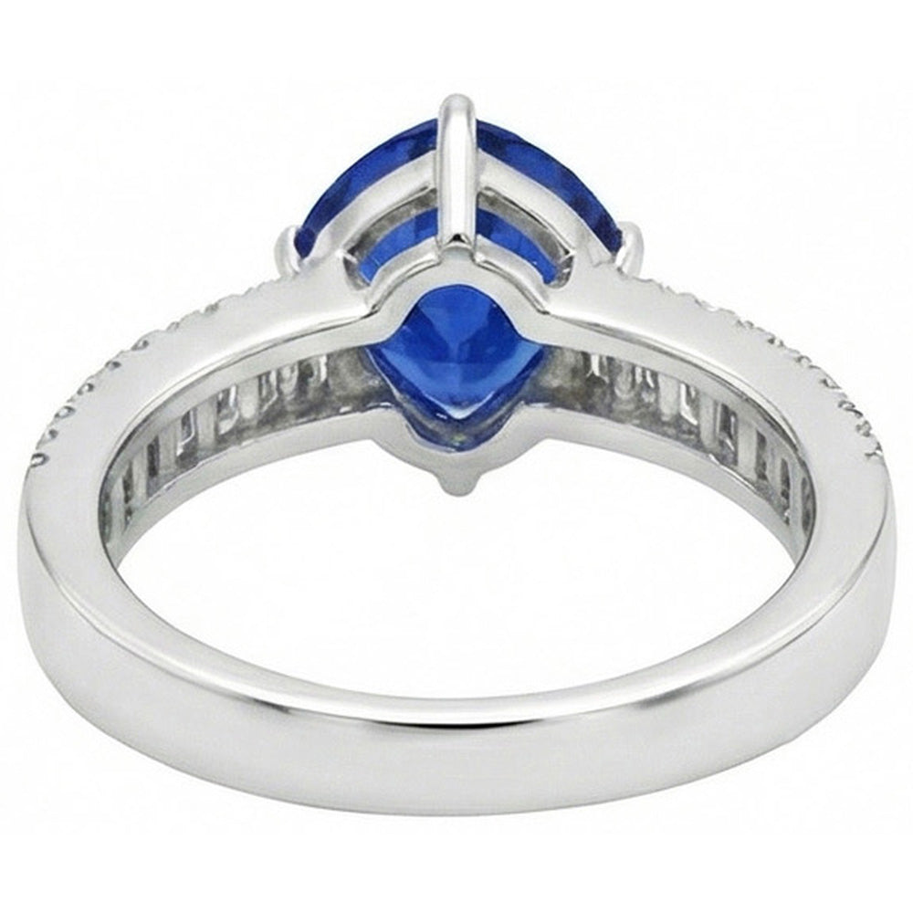 naturel trillion diamant 4carats bague sur blanc