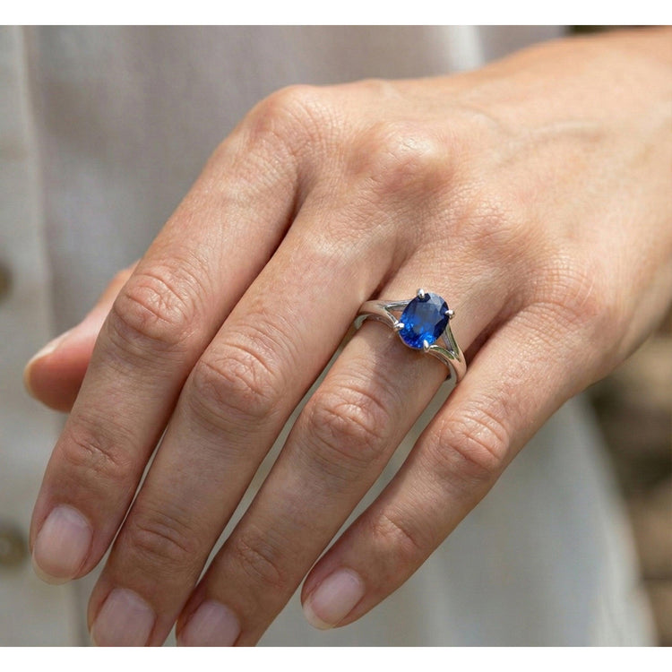 naturel oval saphir 2carats bague avec accents diamants