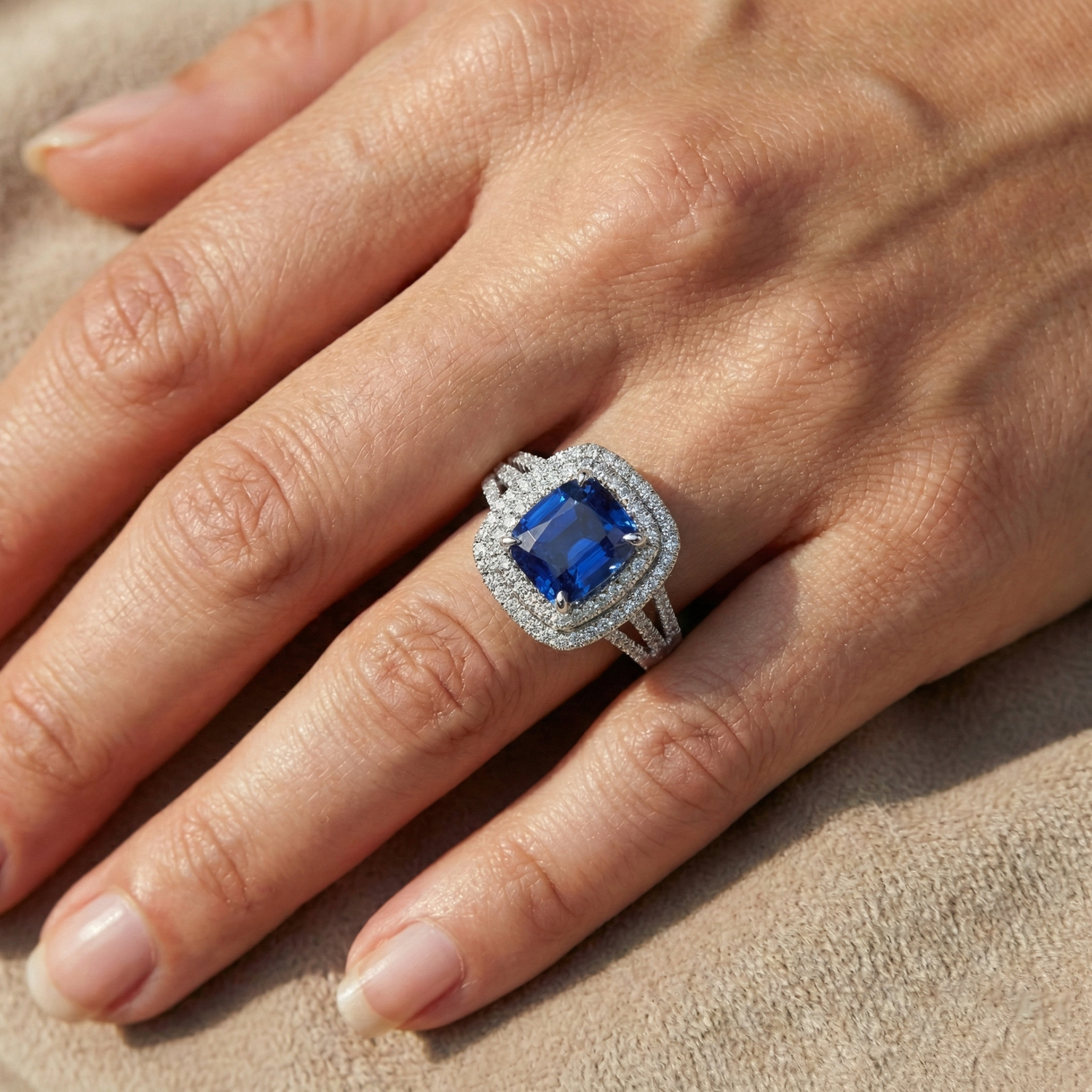 naturel round diamant 4.51carats bague sur blanc