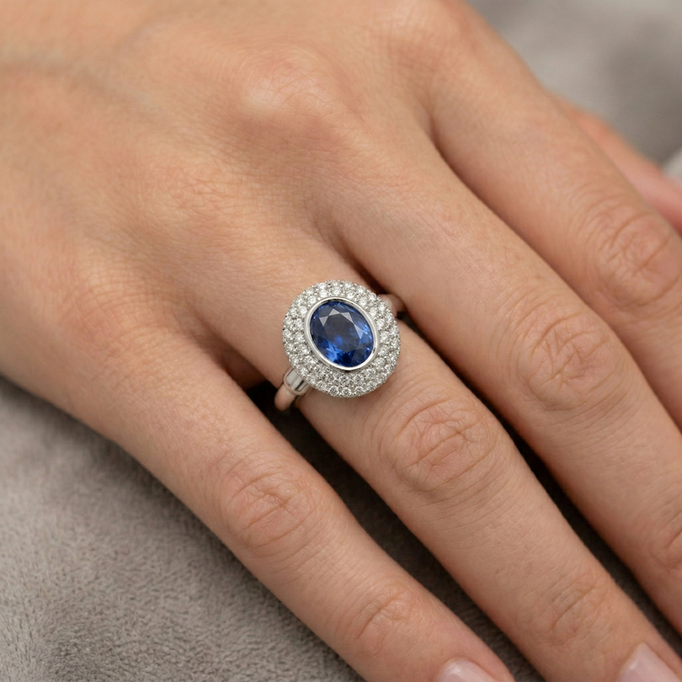 Bague de fiançailles diamants saphir Sri Lanka taille ovale de 2.40 ct