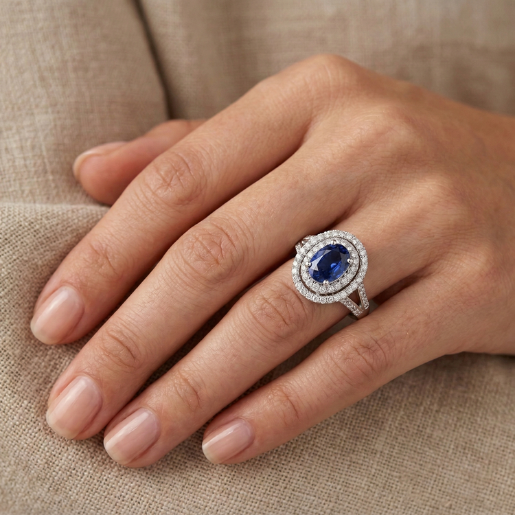 Bague de mariage en saphir ovale bleu de 2.45 ct avec diamants en or blanc 14K