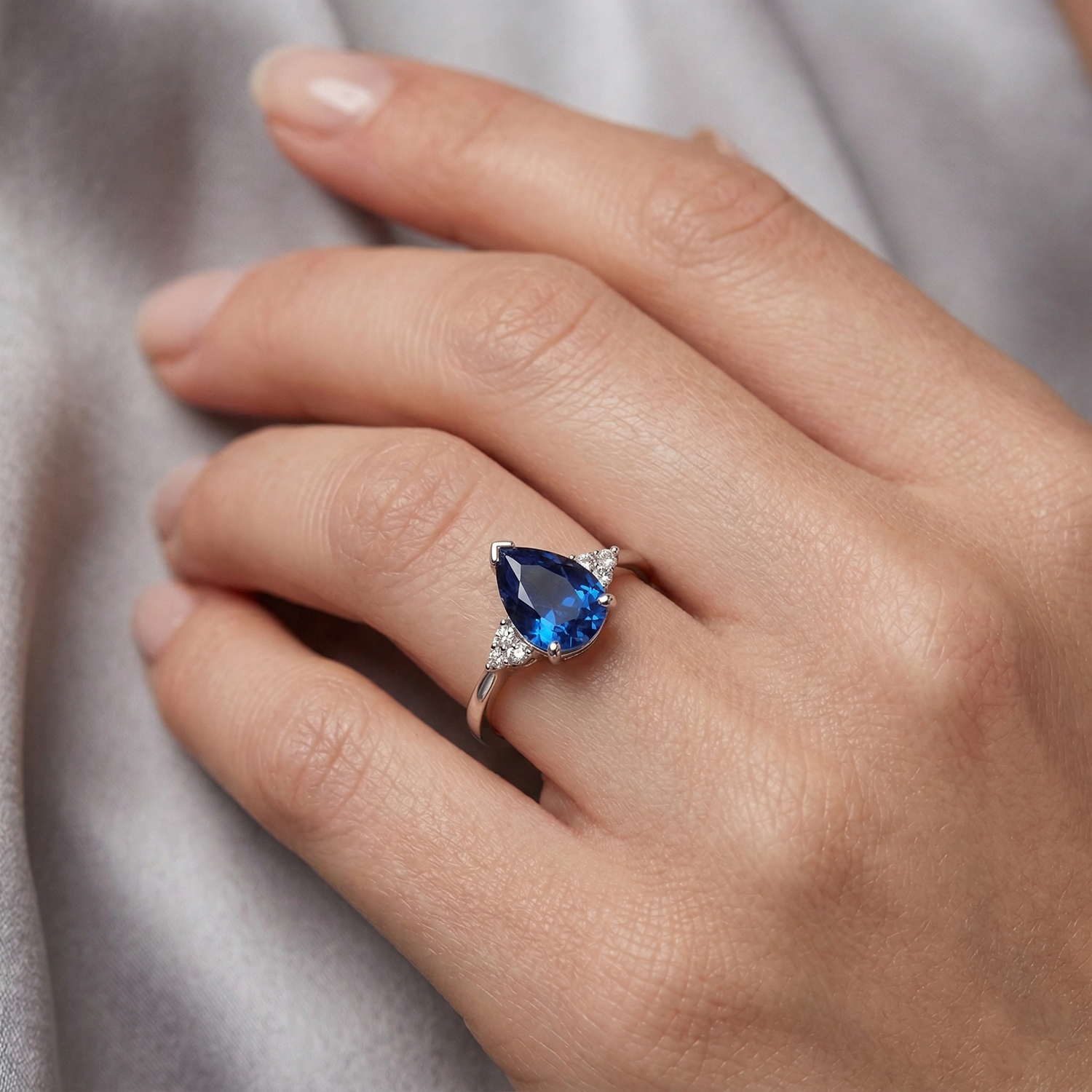naturel pear saphir 1.85carats bague avec accents diamants