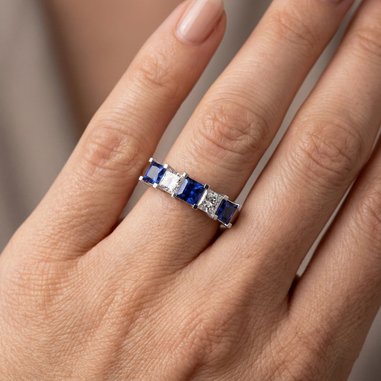 Bague diamants saphir de Ceylan taille princesse 5 pierres 1.75 ct