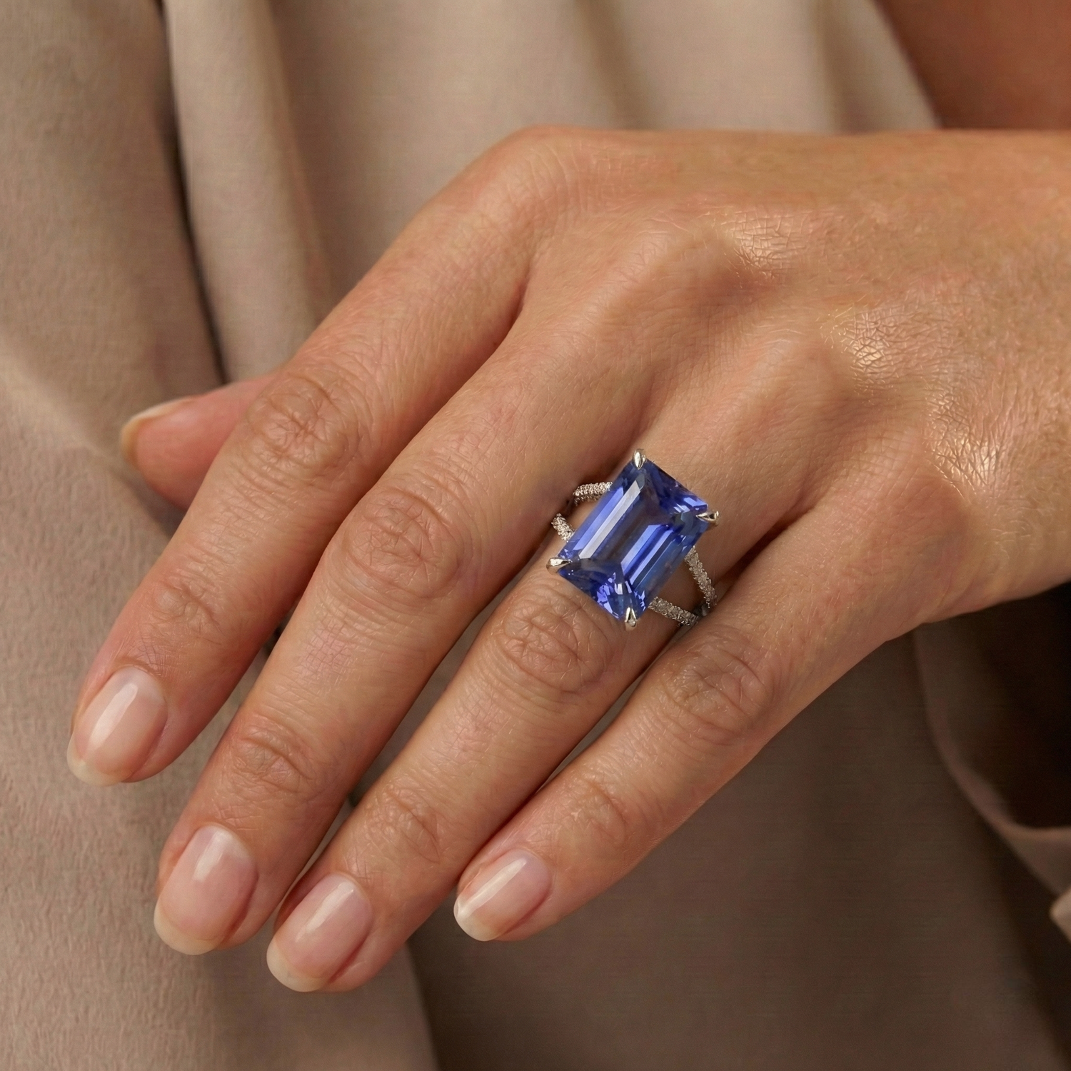 naturel round saphir 7.50carats bague avec accents diamants