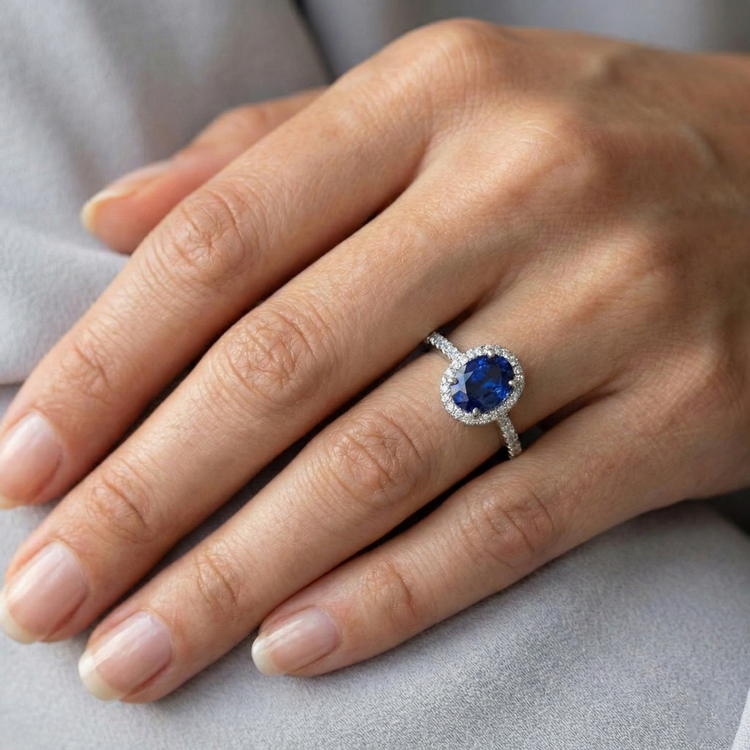 naturel oval diamant 3carats bague sur blanc