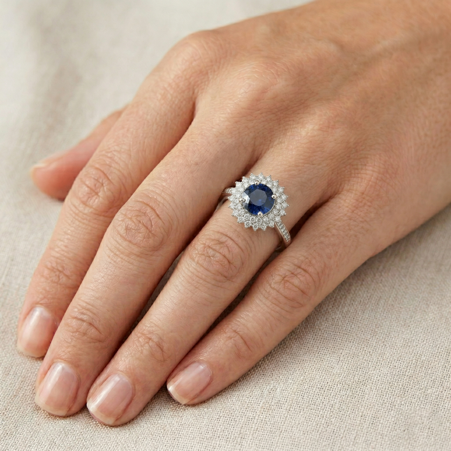 naturel round diamant 3.10carats bague sur blanc
