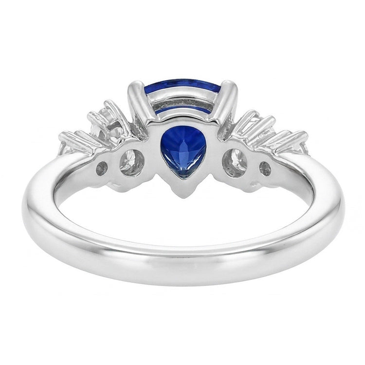 Bague en saphir bleu et diamants avec trillion en V de pierres précieuses 1 carat