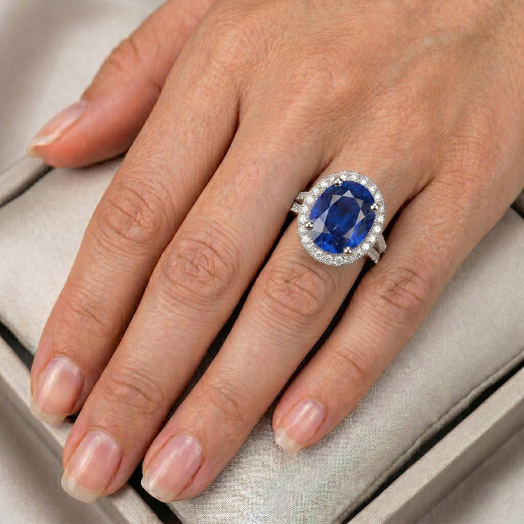 Belle Bague En Diamant Naturels Extraits des Mines ( et non cultivés en laboratoire ) Et Saphir De 12 Carats