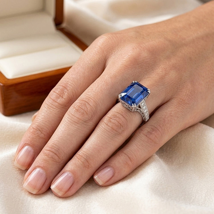 Bijoux en or diamant serti de griffes bague saphir bleu 5 carats millegrain