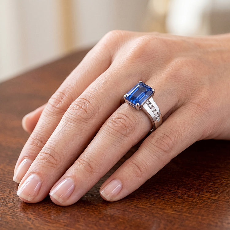 Bijoux en or diamant taille émeraude bague saphir bleu 3 carats sertie de griffes