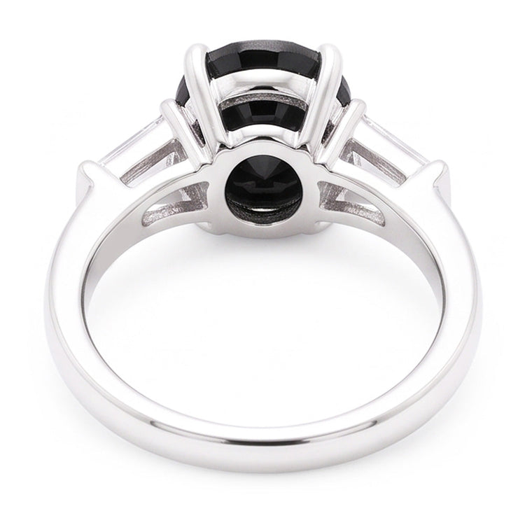 Bague trois pierres en or blanc 14K avec diamant noir naturel ovale et baguettes 3,6 carats