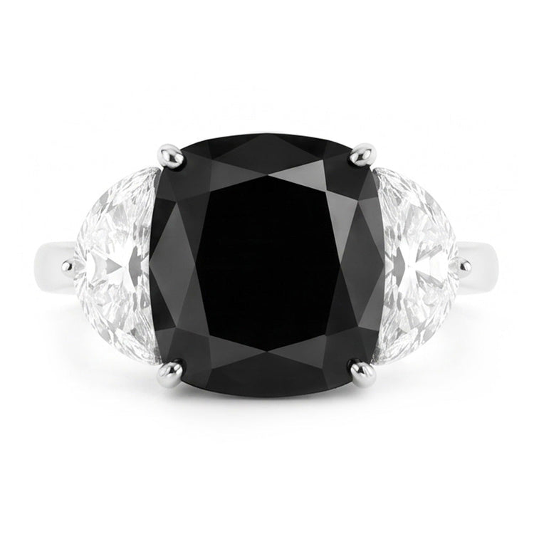 Bague de fiançailles trois pierres en Or Blanc 14 carats avec diamant noir naturel taille coussin et demi-lune 4,6 carats