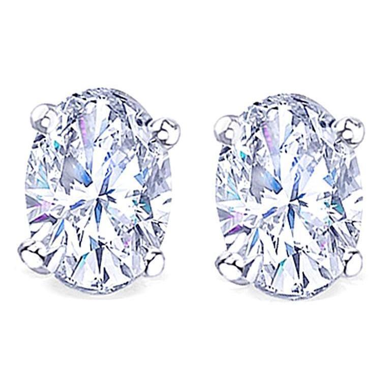 Boucles D'oreilles En Réel Diamant De Taille Ovale De 0,70 Carat Avec Or Blanc 14K