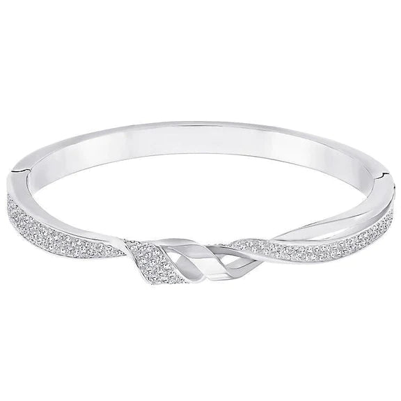 Bracelet Pour Dames En Or Blanc Avec De Magnifiques Réel Diamants Ronds De 4 Carats