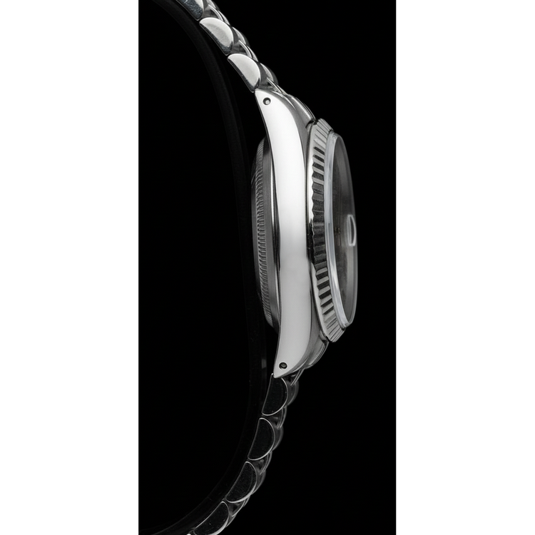 Cadran romain bleu lunette cannelée dames date juste montre rolex acier inoxydable