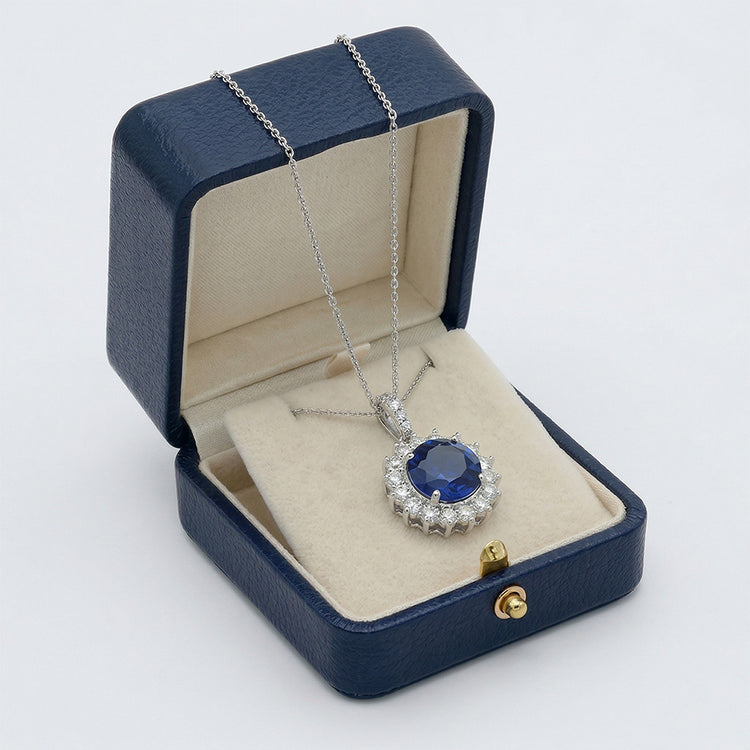 Collier Pendentif Saphir Bleu Et Diamants Naturels Extraits des Mines ( et non cultivés en laboratoire ) 8.40 Carats Or Blanc 14K