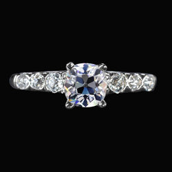 Coussin Vieux Mineur Naturel Diamond Lady's Ring Avec Accents Griffe Sertie 3 Carats