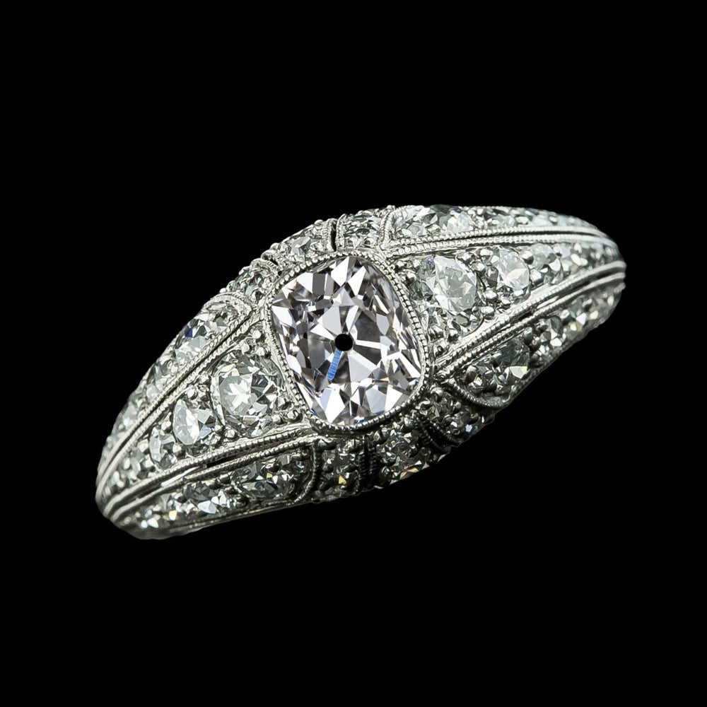 Coussin de style vintage Vieux mineur Réel Diamond Ring 4.15 Carats Milgrain Shank