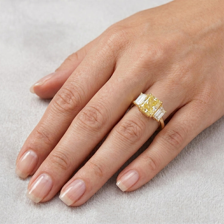 Diamant Canari Pureté VVS Bague Statement 3,25 carats en Or 14K