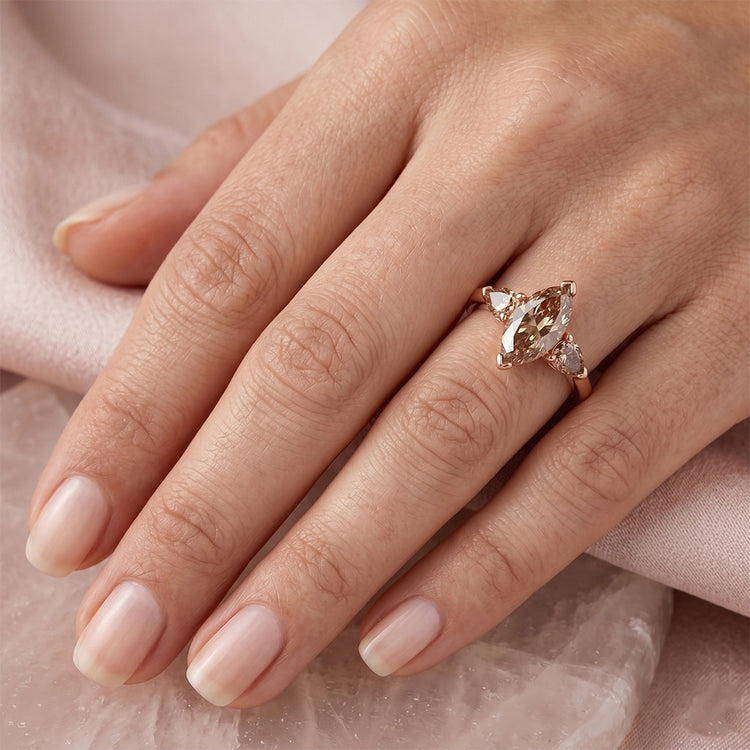 Diamant Désert Diamant Bague Trois Pierres 1,5 carats – Or Rose