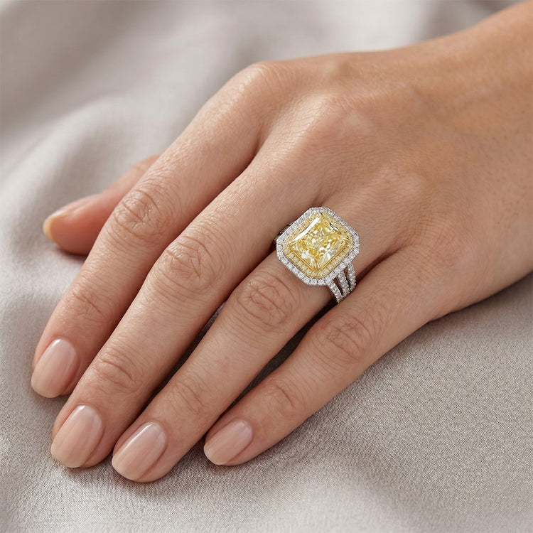Élégant Bague de Fiançailles Halo – Diamant Jaune Fancy 5 carats