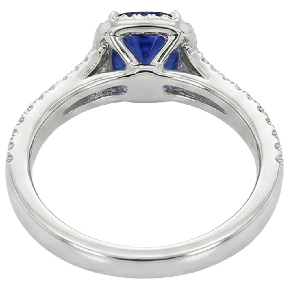 naturel cushion saphir 3.20carats bague sur blanc
