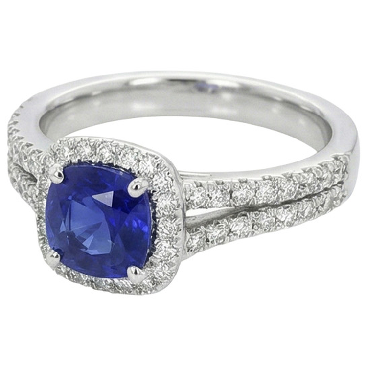 naturel cushion saphir 3.20carats bague vue de face