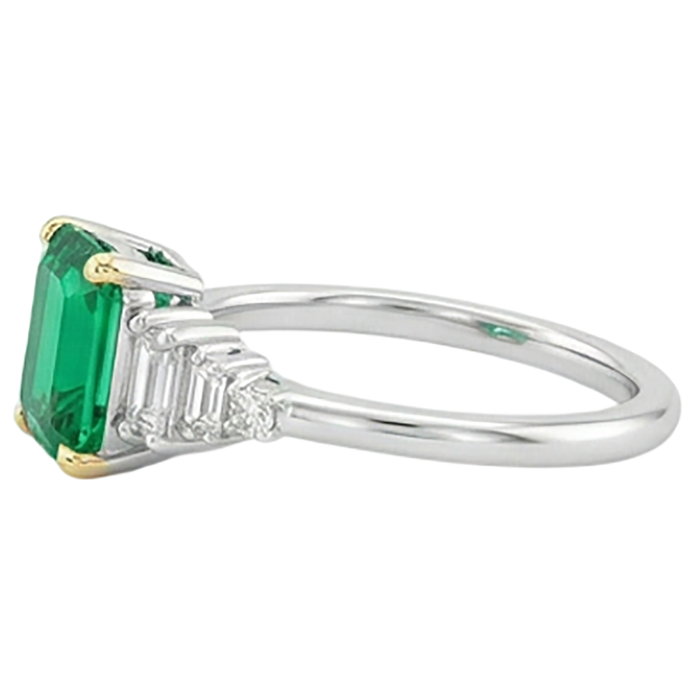 Bague Pierre de Couleur Or Deux Tons 14 Carats avec Émeraude – vue de profil