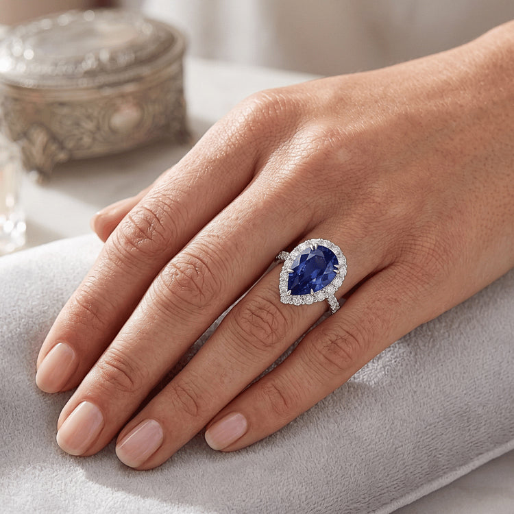 Halo Diamond Gemstone Ring Pear Ceylan Sapphire Claw Griff Set 6 Carat