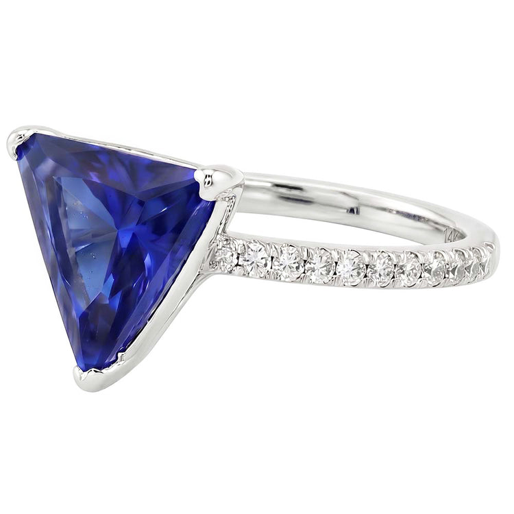 Hidden Halo Ceylan Sapphire Trillion Gemstone Ring Diamond Accentué