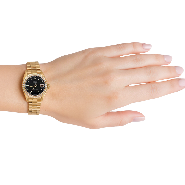 Lunette en diamant Cadran bâton noir Montre de stīl président Rolex Datejust or jaune P2