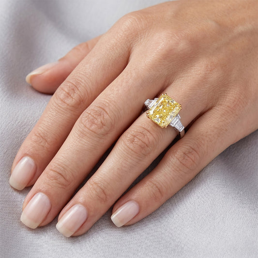 Luxueux Bague Trois Pierres avec Diamant Jaune Fancy VVS – 5