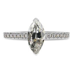 Diamant Solitaire avec Pierres Latérales – Or 14K Blanc 4,50