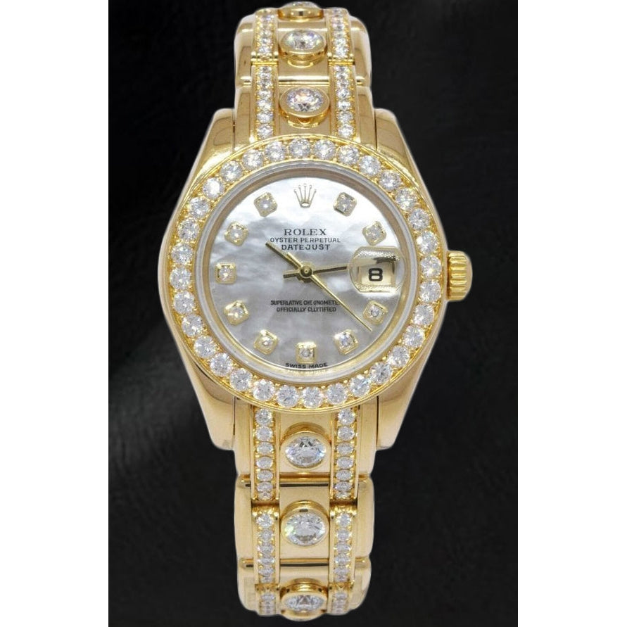 Montre Rolex Pearlmaster en nacre 29 mm en or jaune 18 carats et diamants pour femme